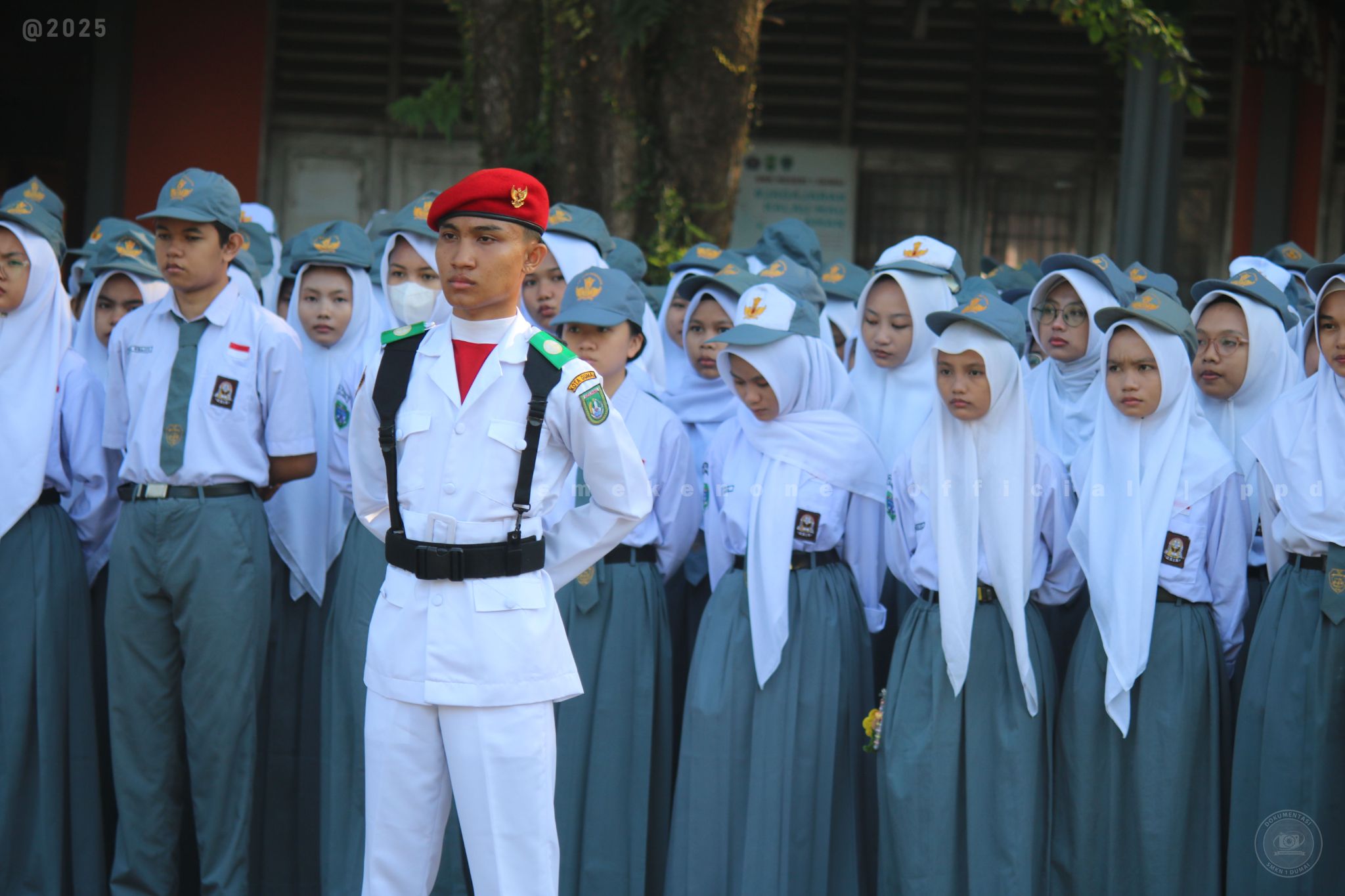 Pengeibaran bendera 14